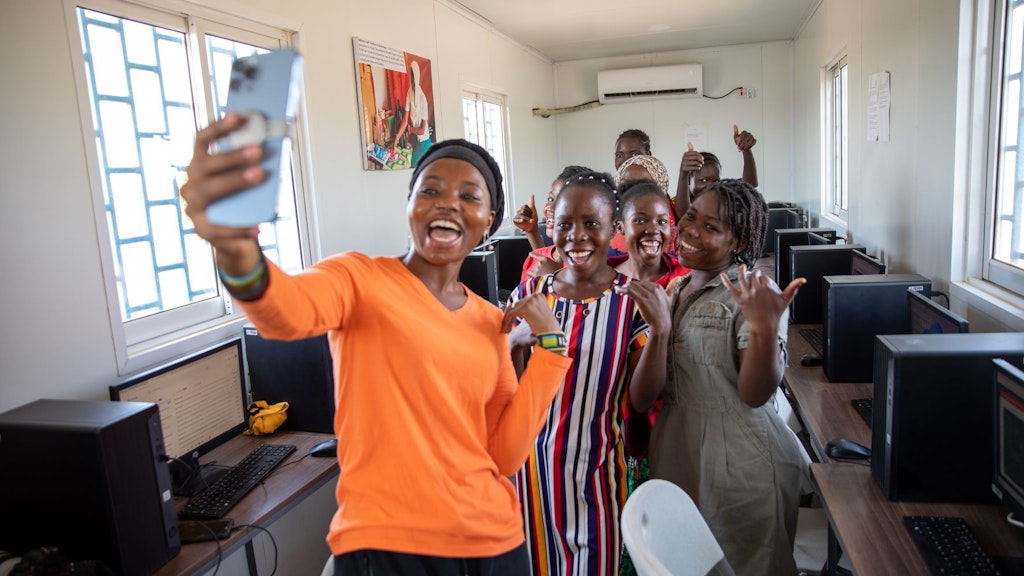 Woman engaged in the empowerment of youth in the Kakuma regugee camp 