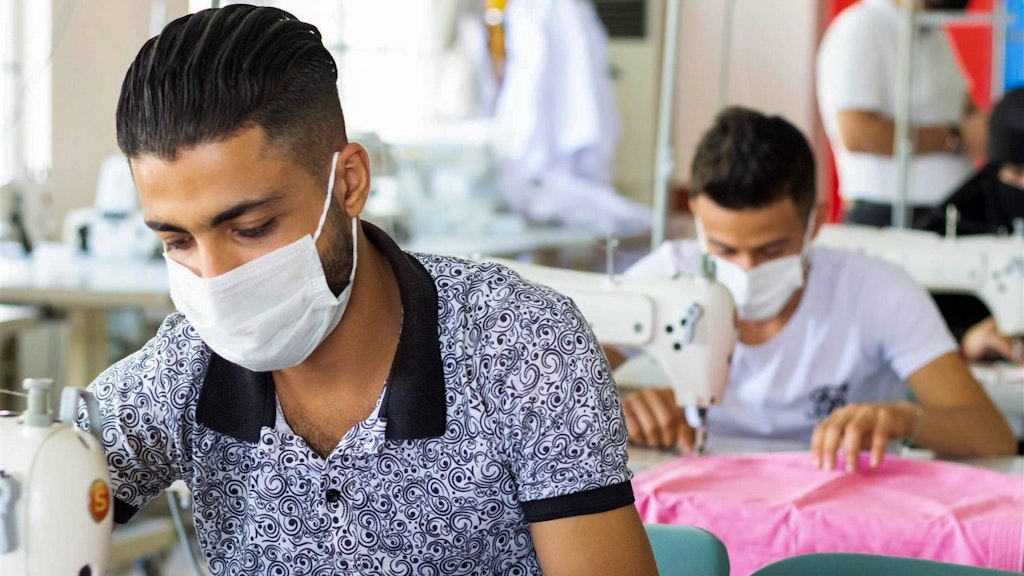 Syrian trainees in a textile atelier in Turkey 